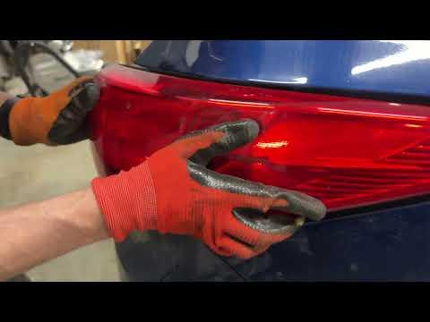 How to Replace Both Taillight Bulbs on a 2010-2020 Hyundai Tucson (Brake/Running Lights)