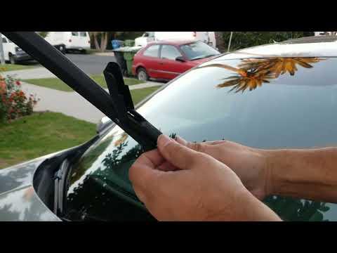 How to Replace Front Windshield Wiper Blades on a 2016-2021 Honda Civic (Body: Sedan)