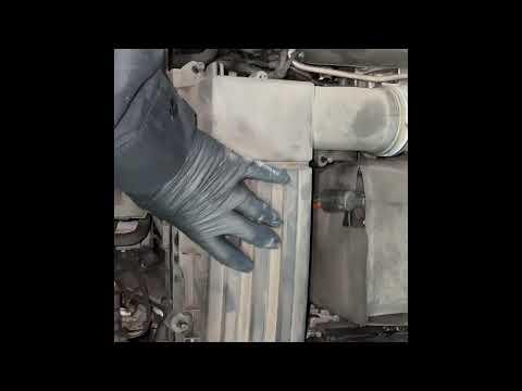 How to Replace the Engine Air Filter on a 2006-2018 Volkswagen Passat (Engine: V6 3.6L)