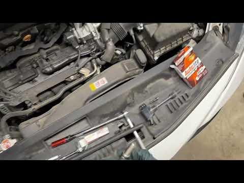 How to Replace Spark Plugs on a 2020 Toyota Camry 2.5L – DIY Guide