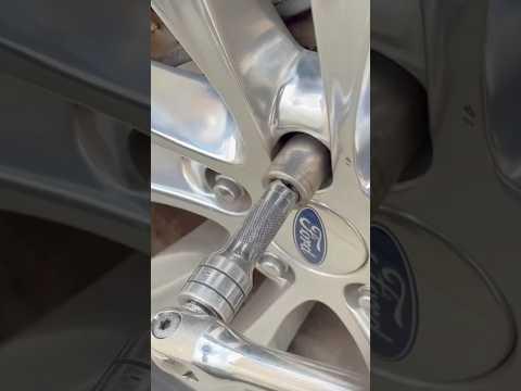 2019 Ford Explorer rear brake pads and Rotor replacement #automobile #snapontools #craftsmantools