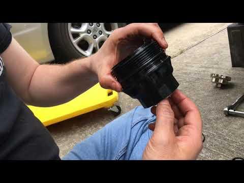 2014 Toyota Tundra (Engine Oil and Filter Change) 5.7L V8