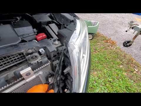 Replacing front turn signal lights on 2013 to 2016 Pathfinder part 1