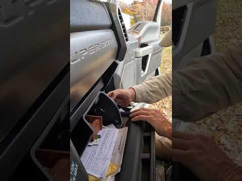 How to Replace the Cabin Air Filter on a 2008-2016 Ford F-350 Super Duty (Check/Retrofit) (Engine: V8 6.2L)
