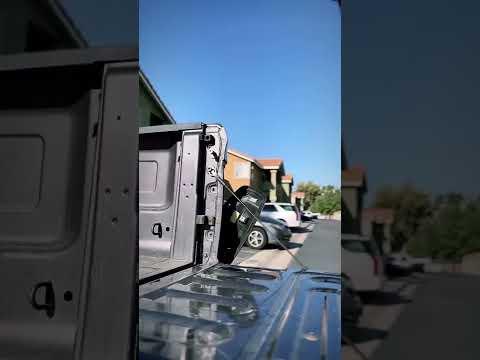 How to: Change a 2015 RAM 1500 turn signal light‼️‼️ (Fast and straight to the point )