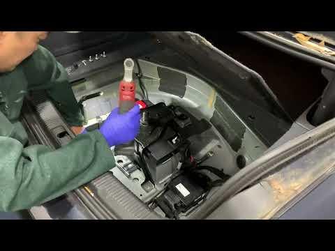 How to Replace and Register the 12V Battery on a 1998-2018 Audi A6 (AGM, Trunk-Mounted) (Engine: Inline 4 2.0L)