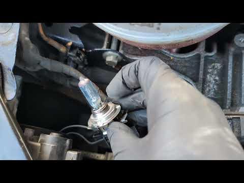 VW Golf MK 7.5 Headlight Bulb Replacement