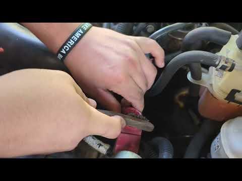 How to change a 2006 Malibu battery (75)