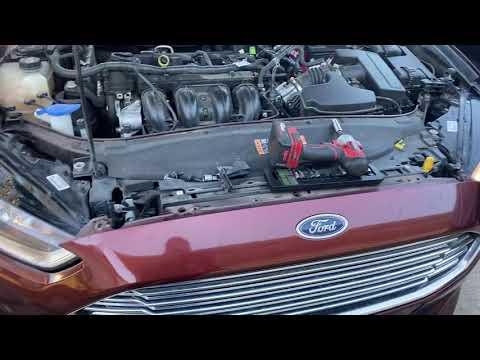 How to Replace Both Headlight Bulbs on a 2006-2020 Ford Fusion (H11 Low Beam) (Trim: SE)