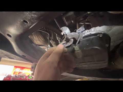 2018, Nissan pathfinder 3.5 L alternator removal @FluffyMexicanik