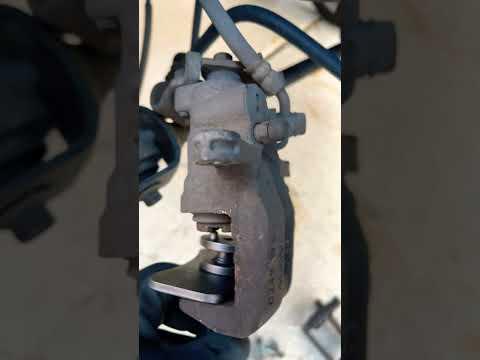 How to use disk brake caliper tool on rear brakes Honda accord compress and rotate caliper piston