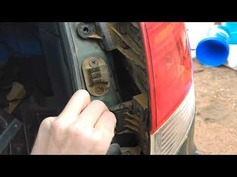 How to Replace Rear Turn Signal Bulbs on a 2012 Subaru Outback (7440A)