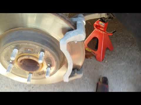 KIA STINGER BASE MODEL LIMITED 2018 FRONT BRAKE PADS REPLACEMENT