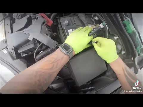 2022 Honda CR-V (jump start battery/ replacement new battery)