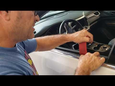 GMC Acadia 2017-20 Door panel sweep removal