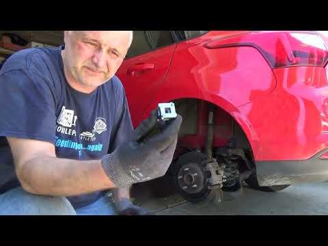 How to Replace Rear Brake Pads on a 2007-2018 Ford Focus (Rear Disc Brakes) (Trim: SE)