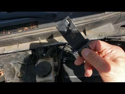 How to Replace the Mass Air Flow (MAF) Sensor on a 2016 Nissan Murano ...