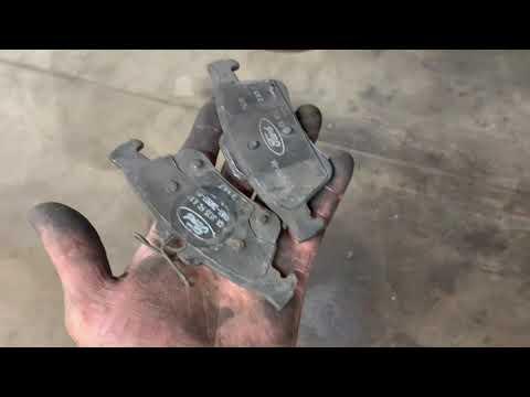2018 Ford Focus sle Rear Brake Pads and Rotors