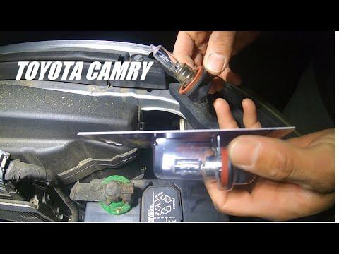 Replacing the Headlight Bulb on a 2016 Toyota Camry
