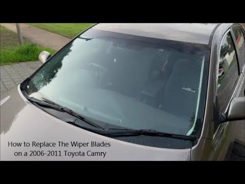 How to Replace the Wiper Blades on a 2011 Toyota Camry