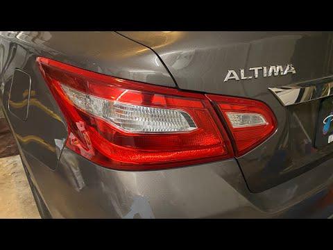 How to Replace Turn Signal and Reverse Bulbs -  2017 Nissan Altima