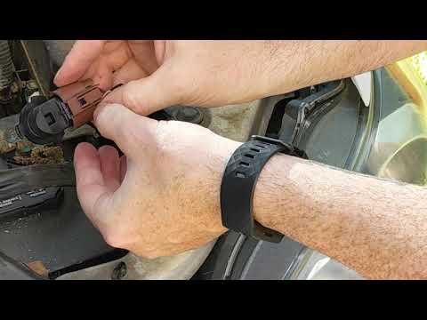 How To: 2012 Toyota Corolla - Replacing headlights