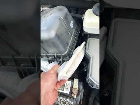 2013 Toyota highlander V6 air filter replacement