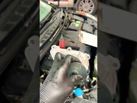 Hyundai Elantra  1.8 water pump removal