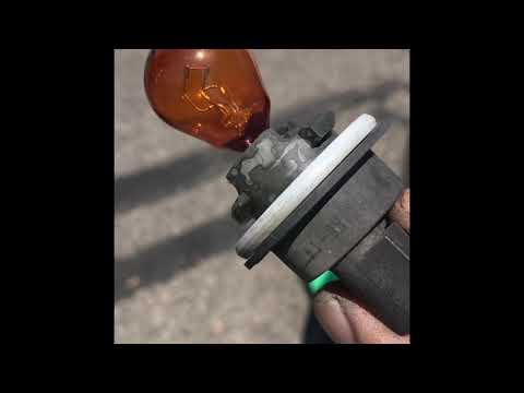 How to Replace the Front Turn Signal Bulb on a 2007-2017 Jeep Patriot