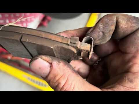 2021 Nissan rogue rear brake pads