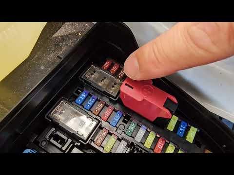 Toyota Highlander 2022 hybrid, 12V battery replacement