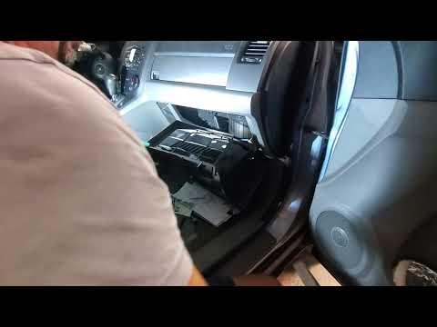 How to change a cabin air filter in a 2011 Honda CRV