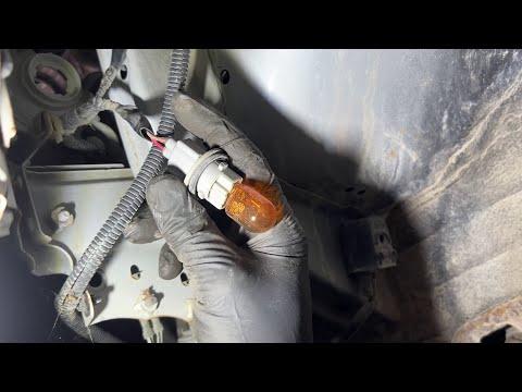 2007-2011 Toyota Camry Front Turn Signal Light Bulb Replacement