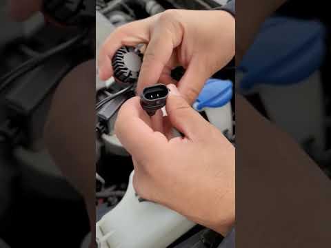 2018 Kia Sorento headlight bulbs replacement