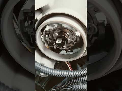 How to install headlight bulbs Toyota Tacoma 2014