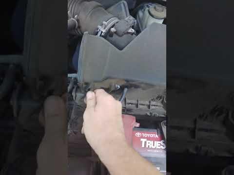 how to remove and inspect, replace engine air filter  on a 2018 toyota avalon v6