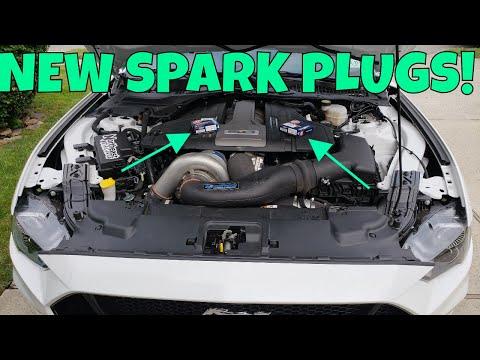 2018-2019 FORD MUSTANG GT S550 REMOVE AND REPLACE SPARK PLUGS CHANGING THEM OUT