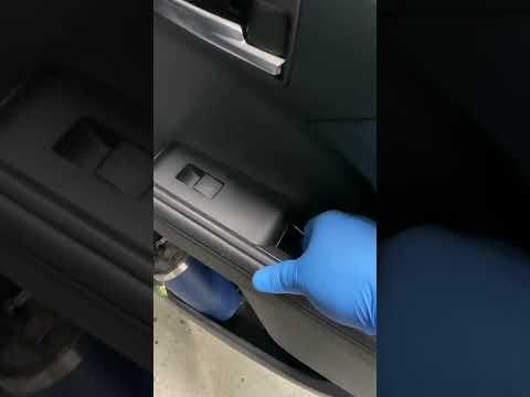 2020 Toyota Highlander rear right door panel removal