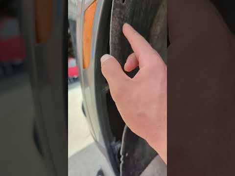 How to replace Cadillac xt5 front turn signal bulb