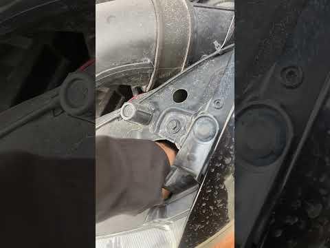 How to Replace Low & High Beam Headlight Bulbs on a 2008-2020 Honda Odyssey (H11/9005)