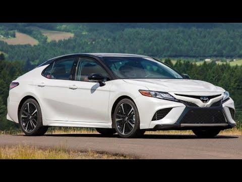 How to Replace Front Windshield Wiper Blades on a 2019 Toyota Camry