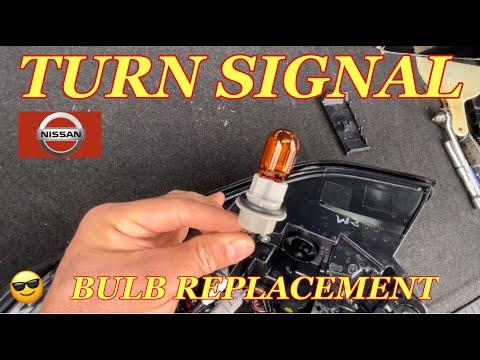 NISSAN ROGUE Rear TURN SIGNAL BULB Replacement - How to Remove/Install Taillights on a Nissan Rogue