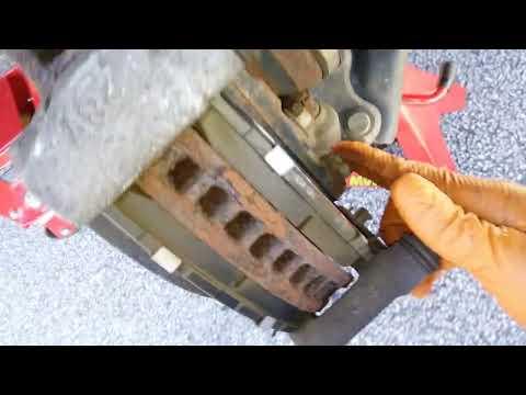 TOYOTA RAV 4 XLE AWD 2017 FRONT BRAKE PADS AND ROTORS REPLACEMENT