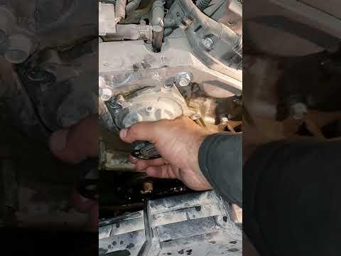 Kia Mohave Replace Water pump 💧