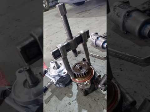 Tyota Landcruiser Power Steering Pump Replacement #automobile #mechanic#power #pump #@AutoMechanic88