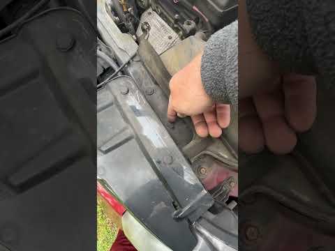Replacing driver side front turn signal bulb Rogue 2015